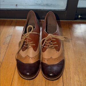 Elegant Brown & Tan Women's Brogue Loafers